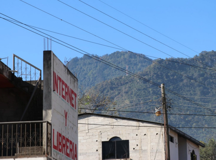 目指すは、あの山の頂上付近