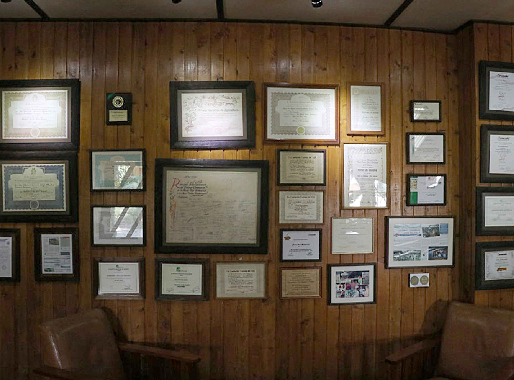 壁一面に受賞の歴史