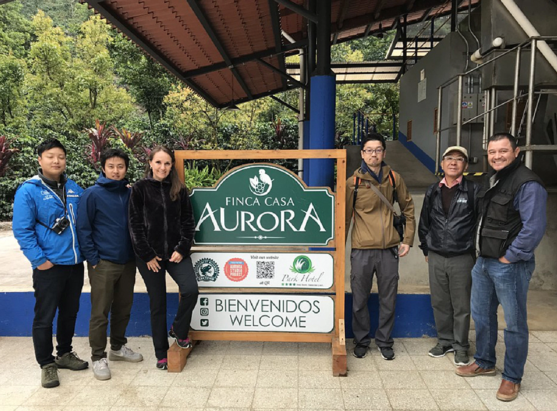 オーロラ農園で記念写真